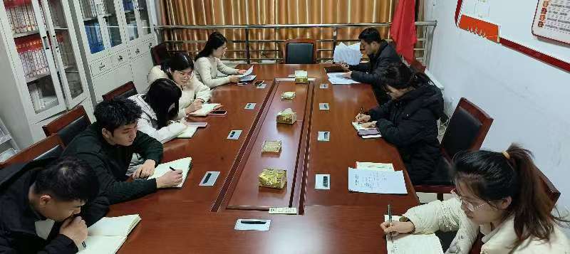 郯城县商务局举行青年理论学习小组学习活动